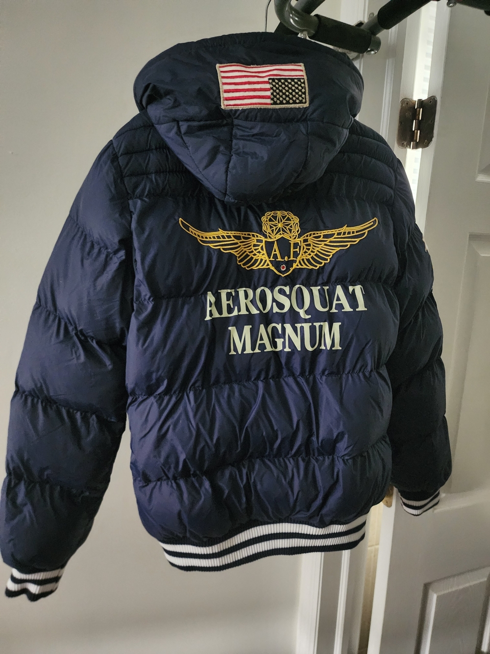 Geografical Norway Men's Navy Puffer Jacket with Detachable Hood. S-M